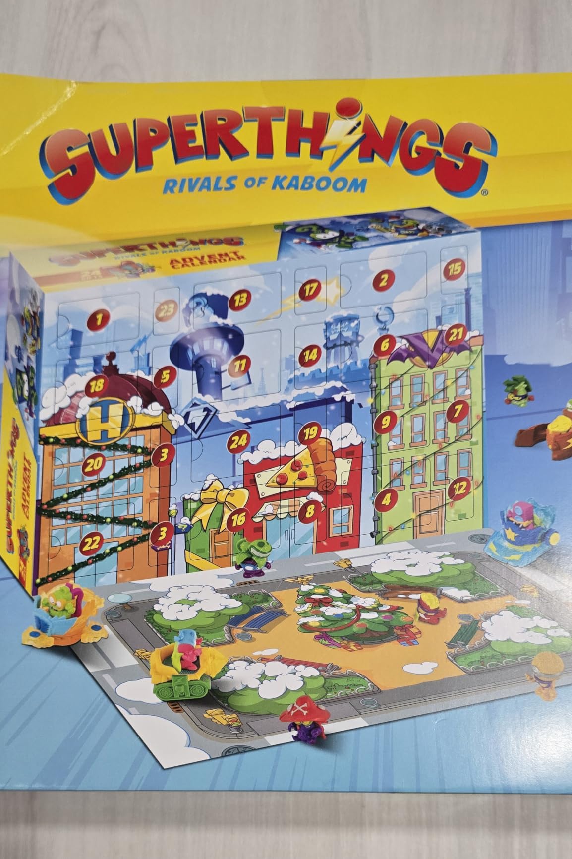 SUPERTHINGS Calendario dell’Avvento Natalizio 24 Sorprese Mini Figure