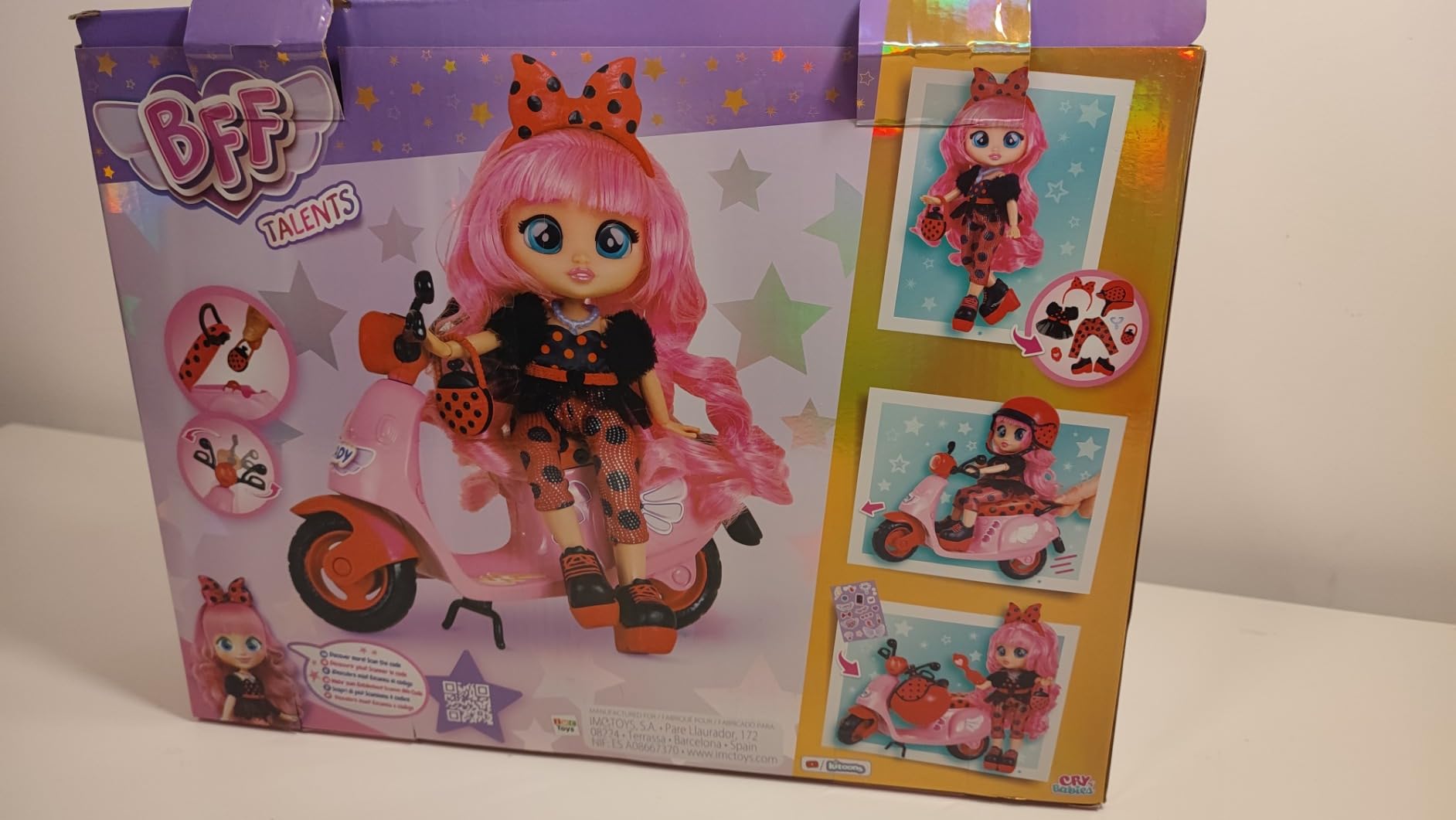 BFF by Cry Babies Lady bambola con scooter e 10 accessori