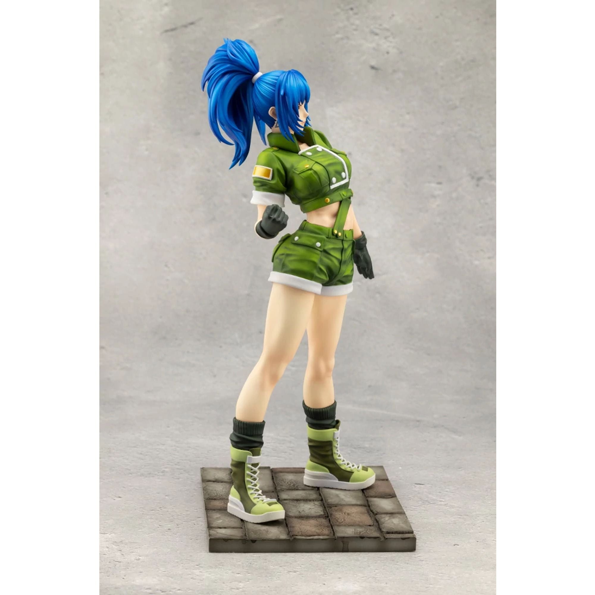 Kotobukiya SNK King of Fighters 97 Leona statua