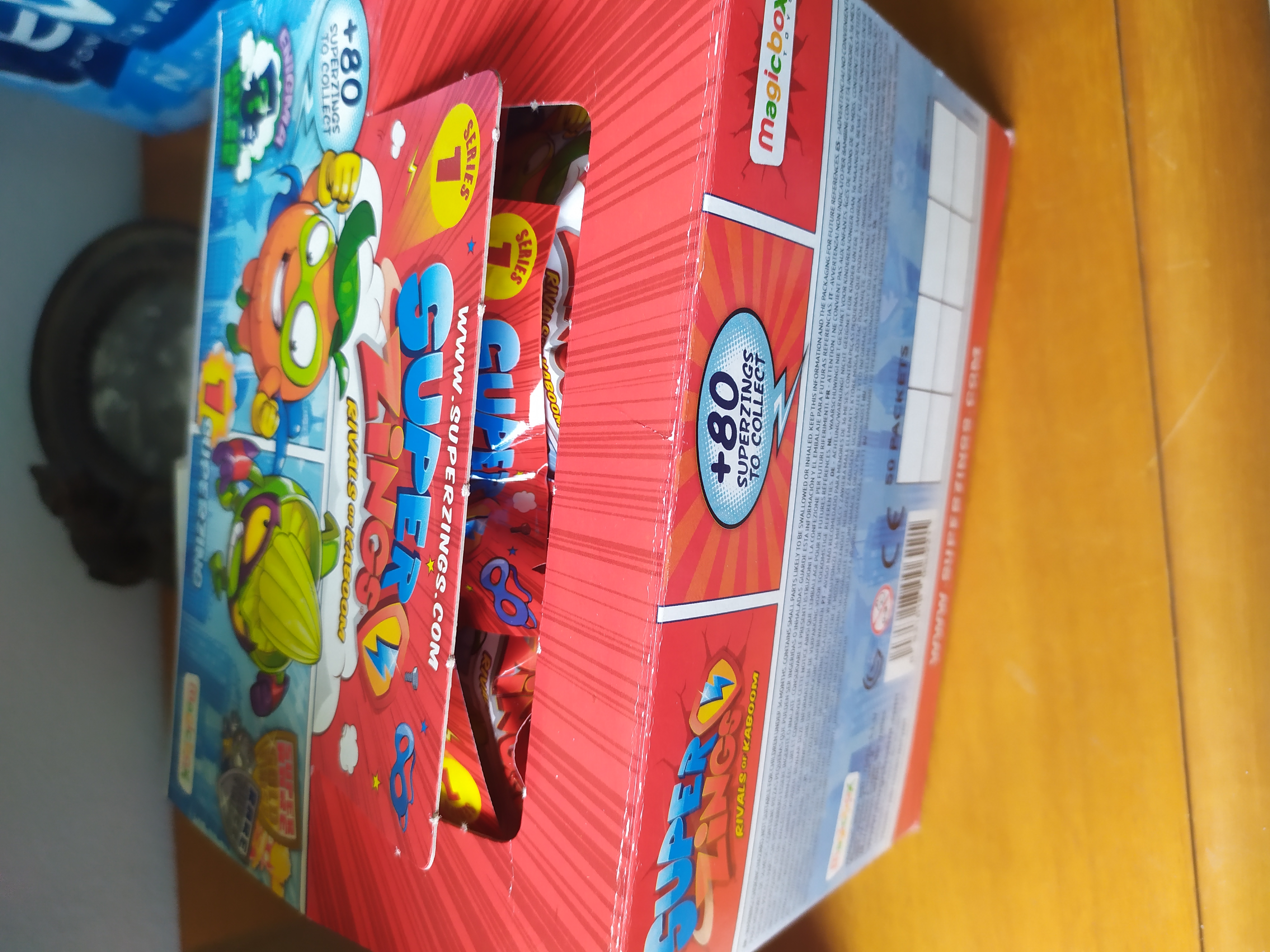 Superthings Serie 1 box 50 bustine collezionabili
