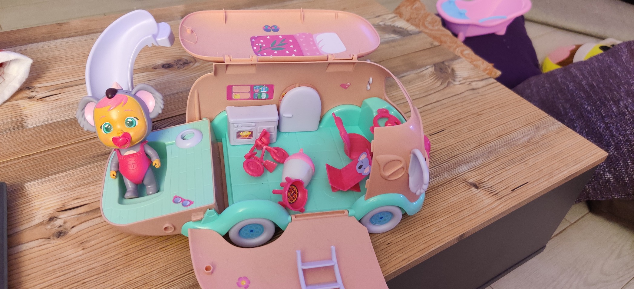 Imc Toys Cry Babies Magic Tears Koali Campervan camper con bambola