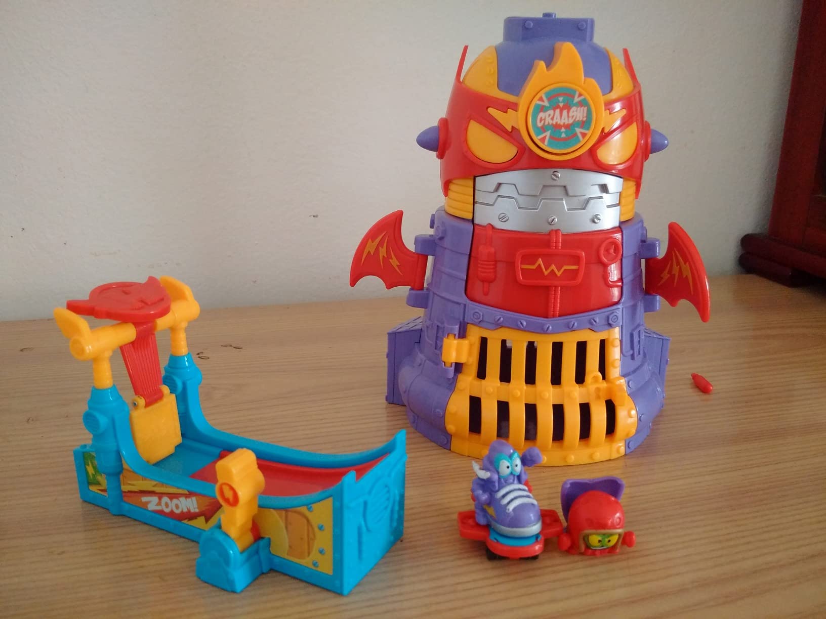 Superthings Power Tower Assault Playset Rampa 2 Personaggi 3 Anni