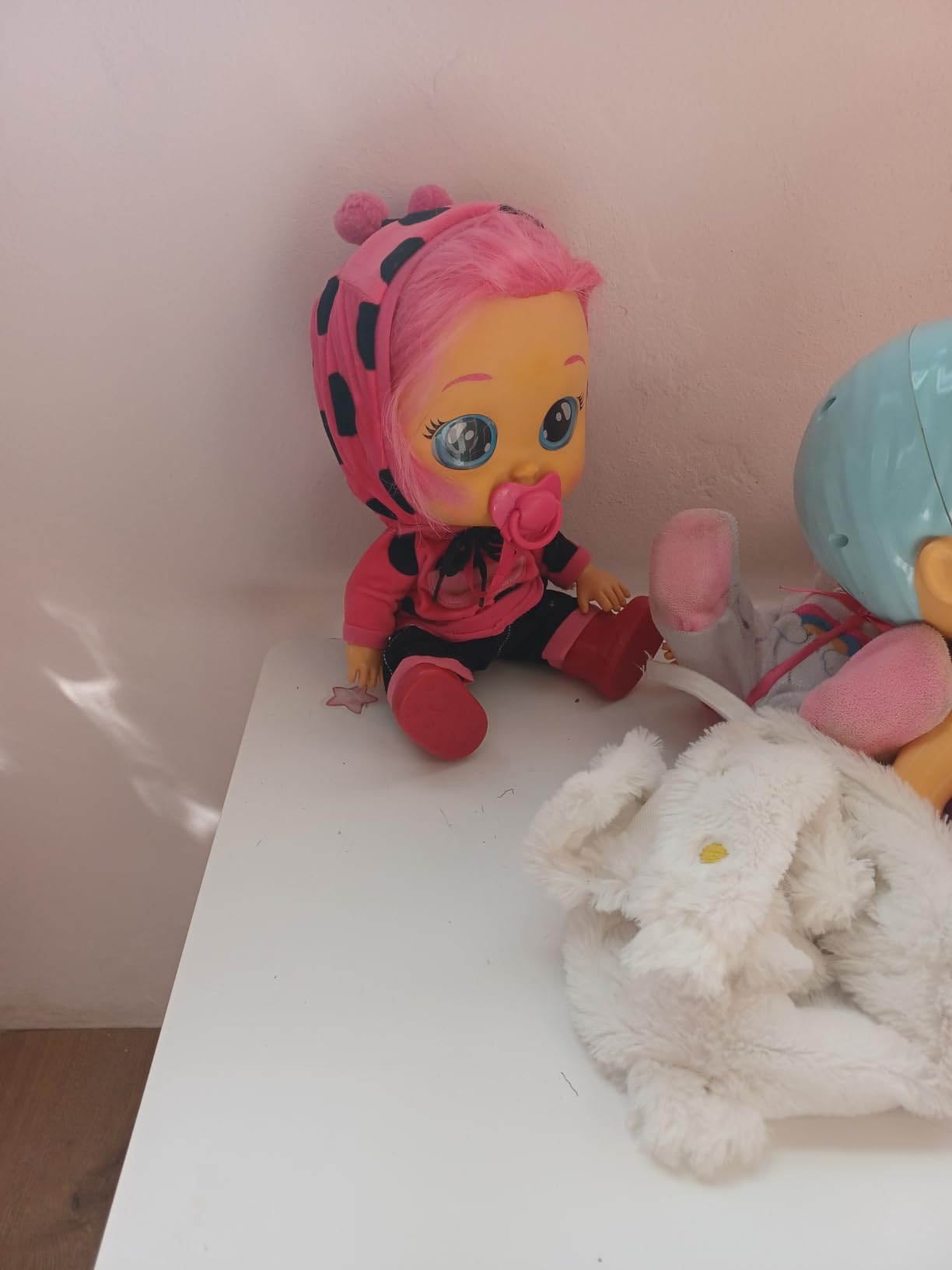 Imc Toys Cry Babies Dressy Lady bambola coccinella capelli rosa