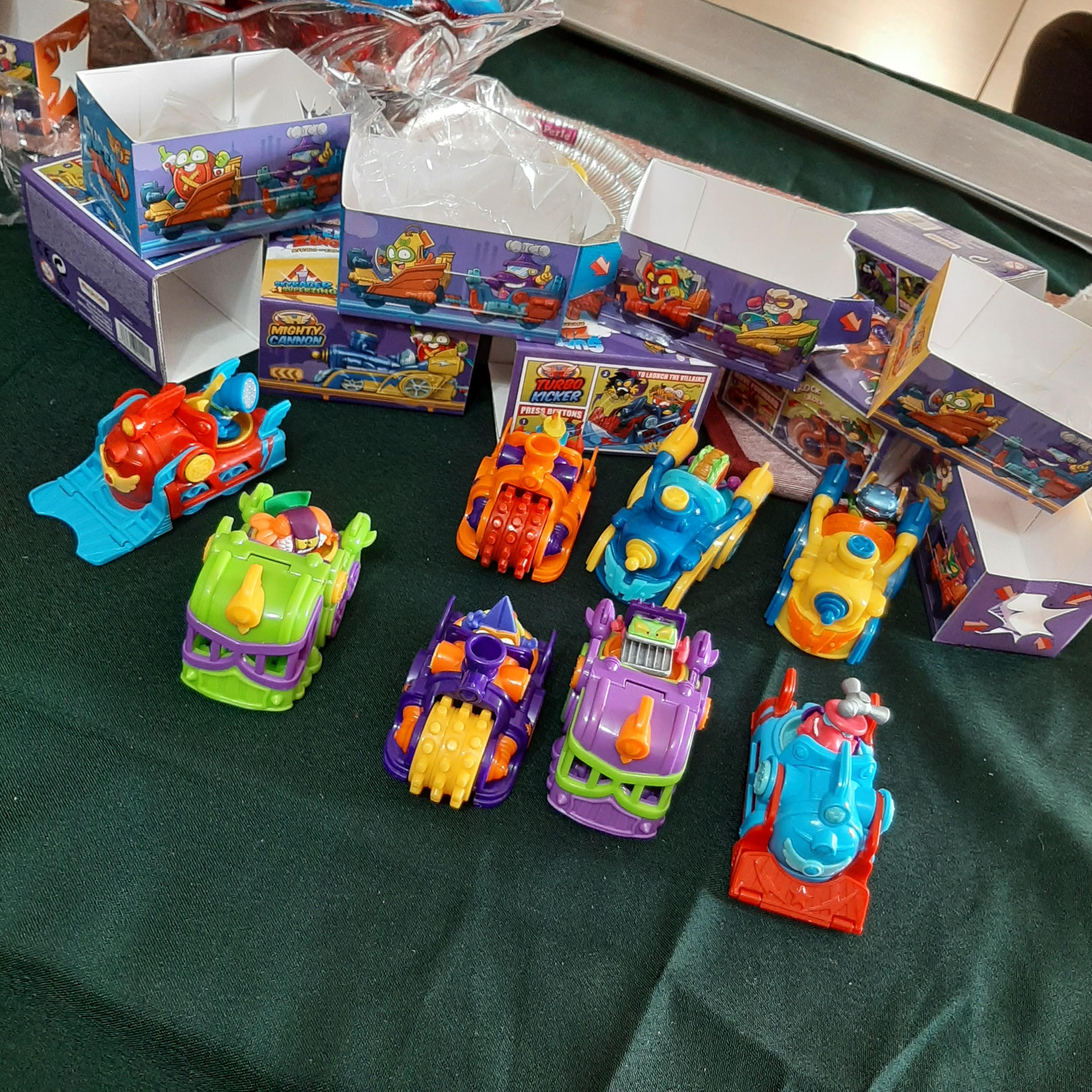 SuperThings Serie 5 Skyracers display 8 veicoli figure