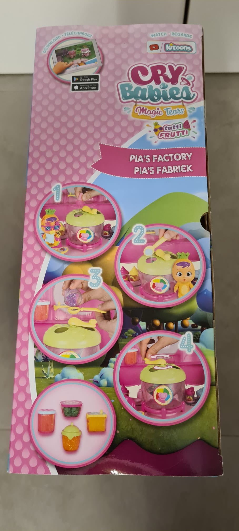 Cry Babies Magic Tears Fabbrica di Pia playset con bambola