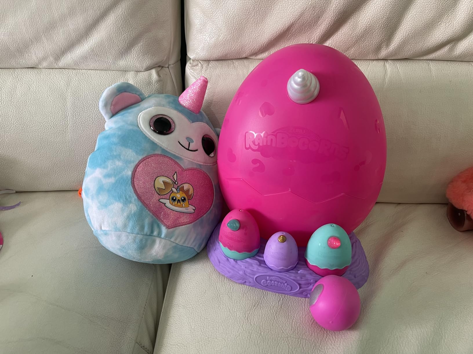 Rainbocorns Eggzania Mini Mania Cow mucca peluche 10 sorprese