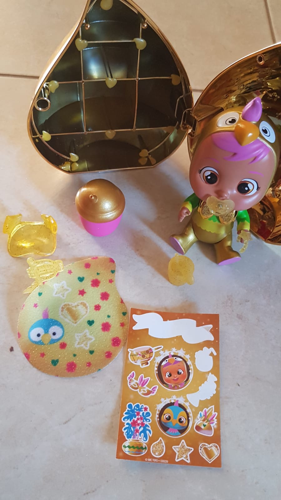 Cry Babies Magic Tears Golden mini bambola casetta oro 13 cm
