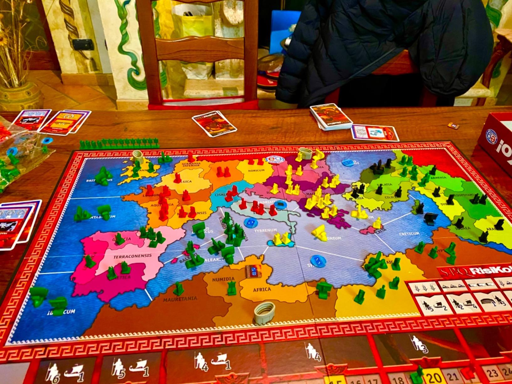 Spin Master SPQRisiKo gioco da tavolo Impero Romano 2-5 giocatori