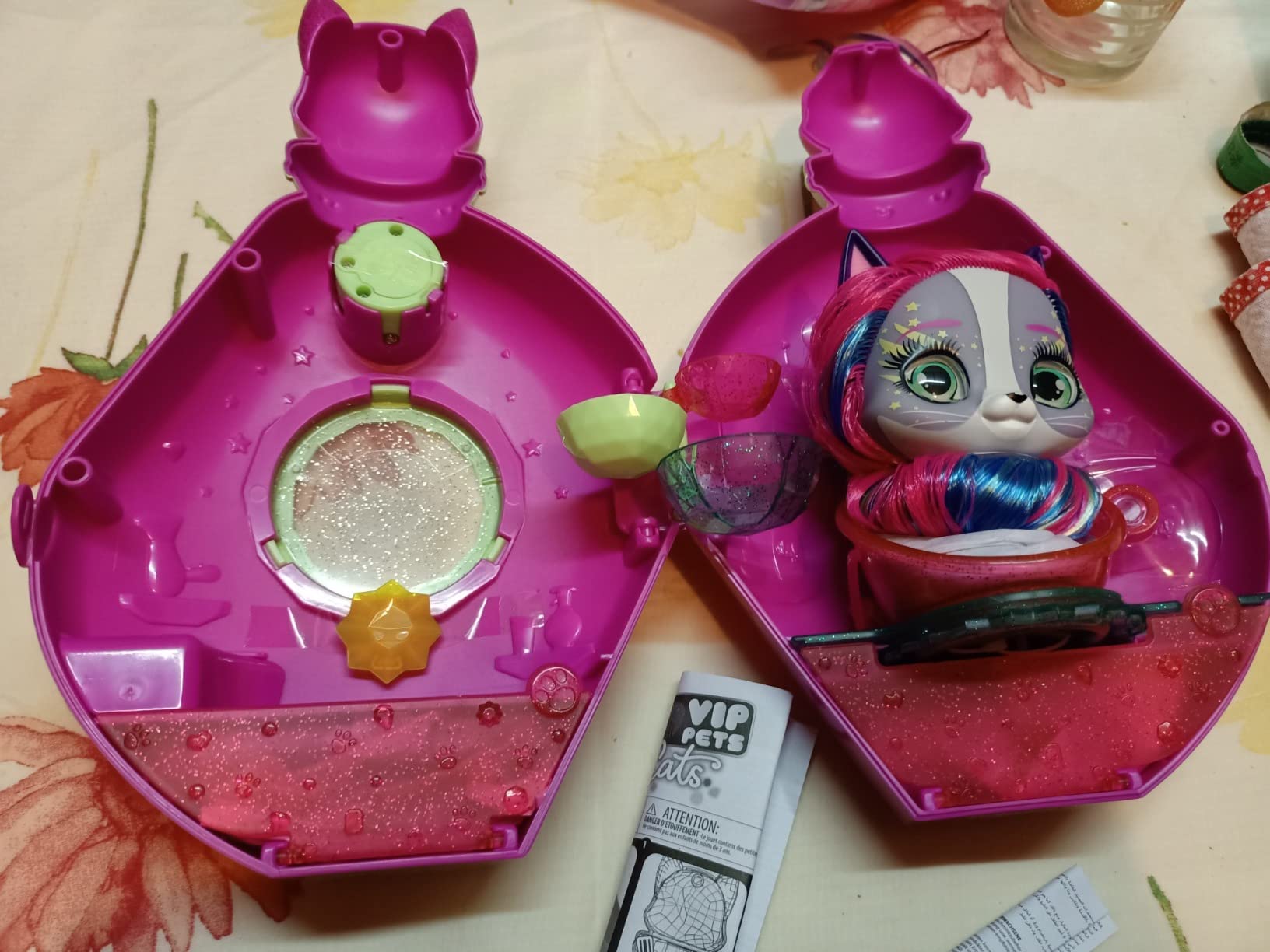 IMC Toys VIP Pets Cats Gattino Glow 15 Accessori Capsula UV