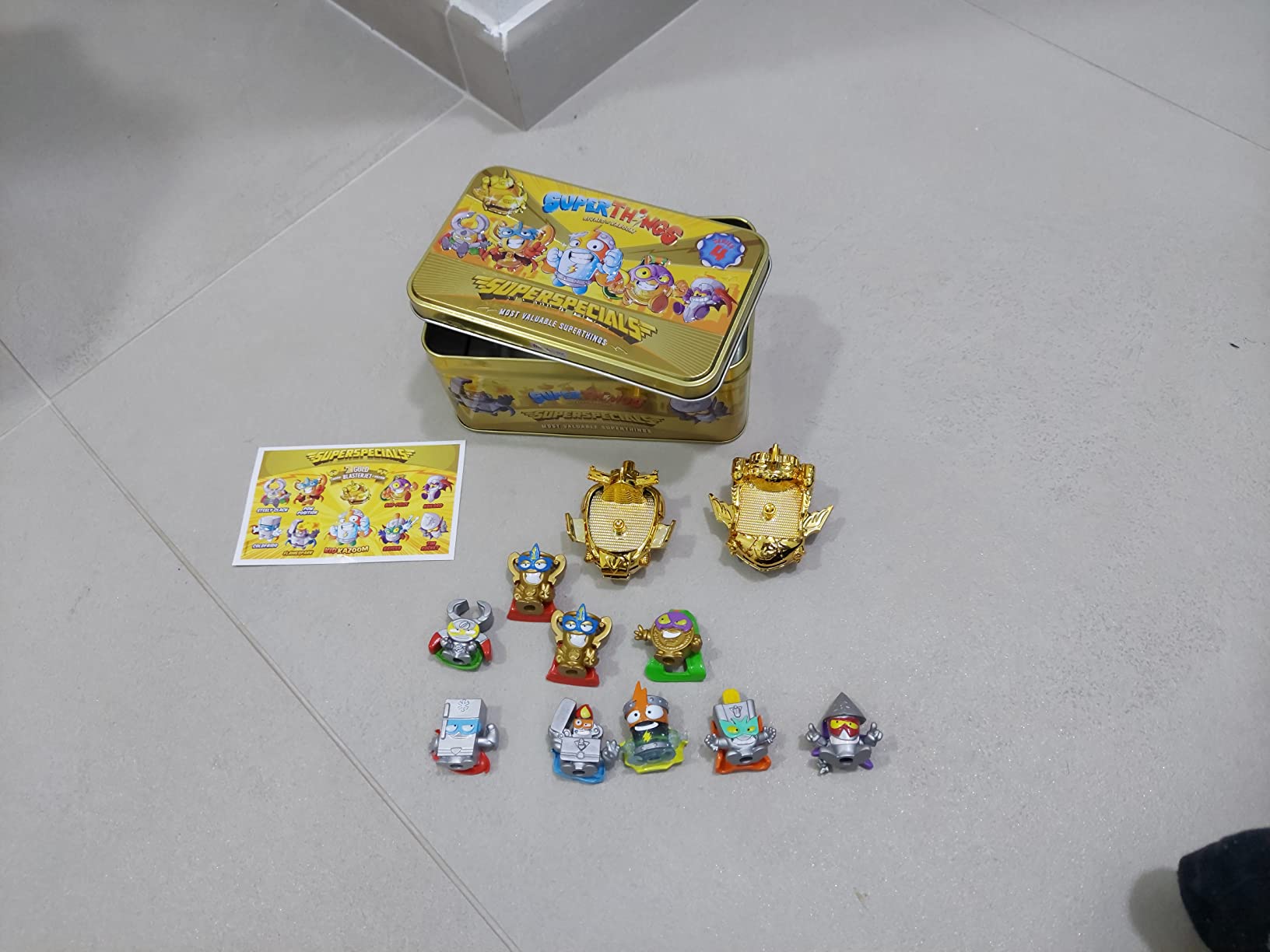 Superthings Series 4 Latta Gold figure Kid Kazoom