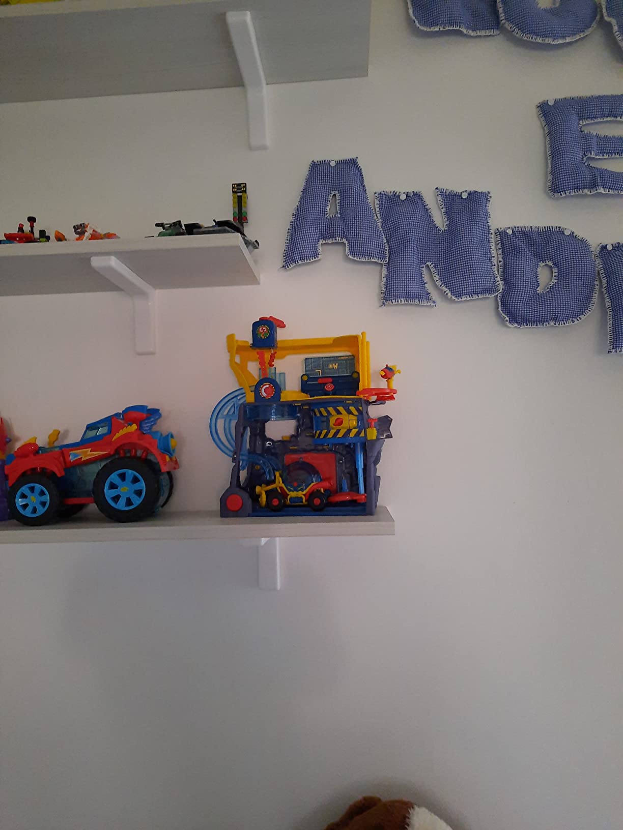 Superthings Heroes Headquarters quartier generale + veicolo