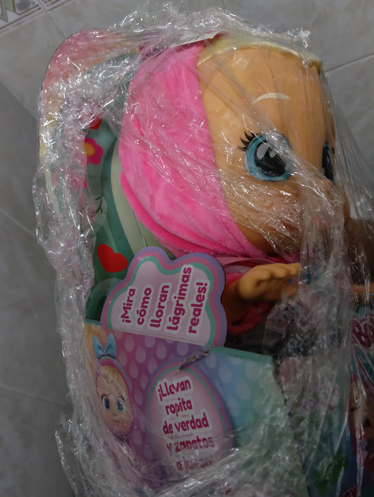 CRY BABIES Magic Tears Storyland Scarlet bambola rossa