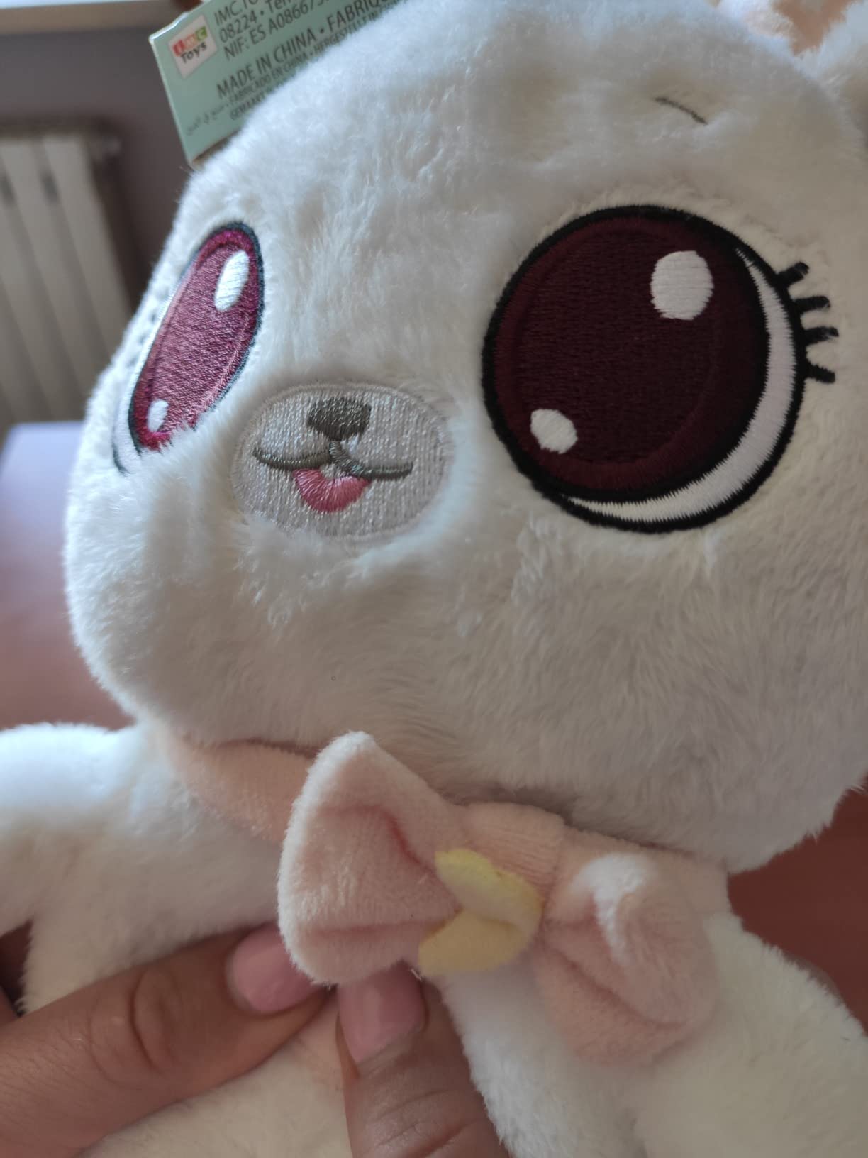 Imc Toys Peekapets Coniglietto Bianco peluche orecchie mobili
