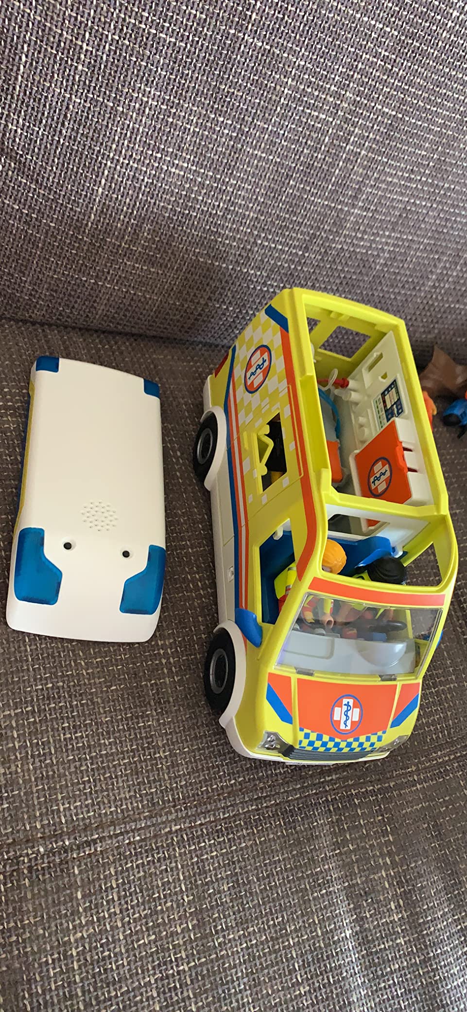 PLAYMOBIL City Life 71202 Ambulanza Giocattolo con Luci e Suoni