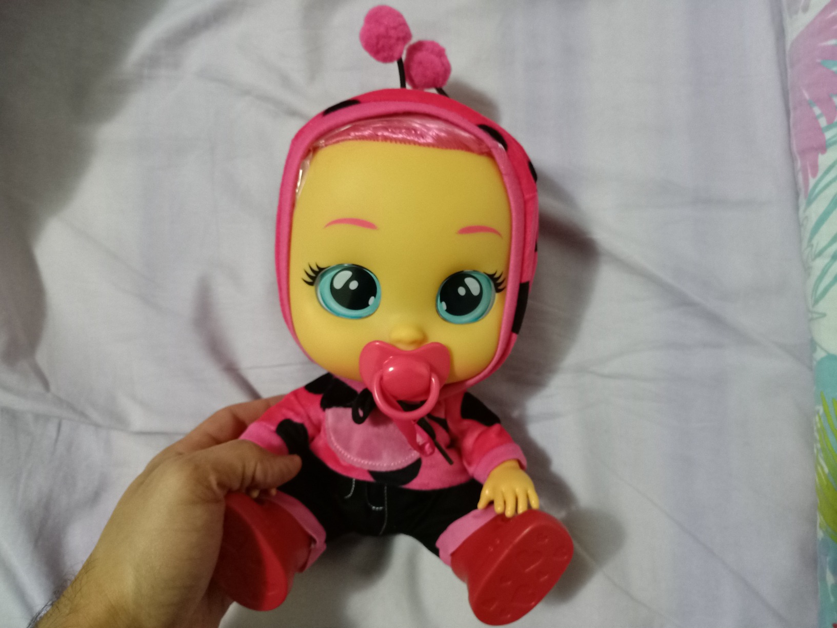 Imc Toys Cry Babies Dressy Lady bambola coccinella capelli rosa