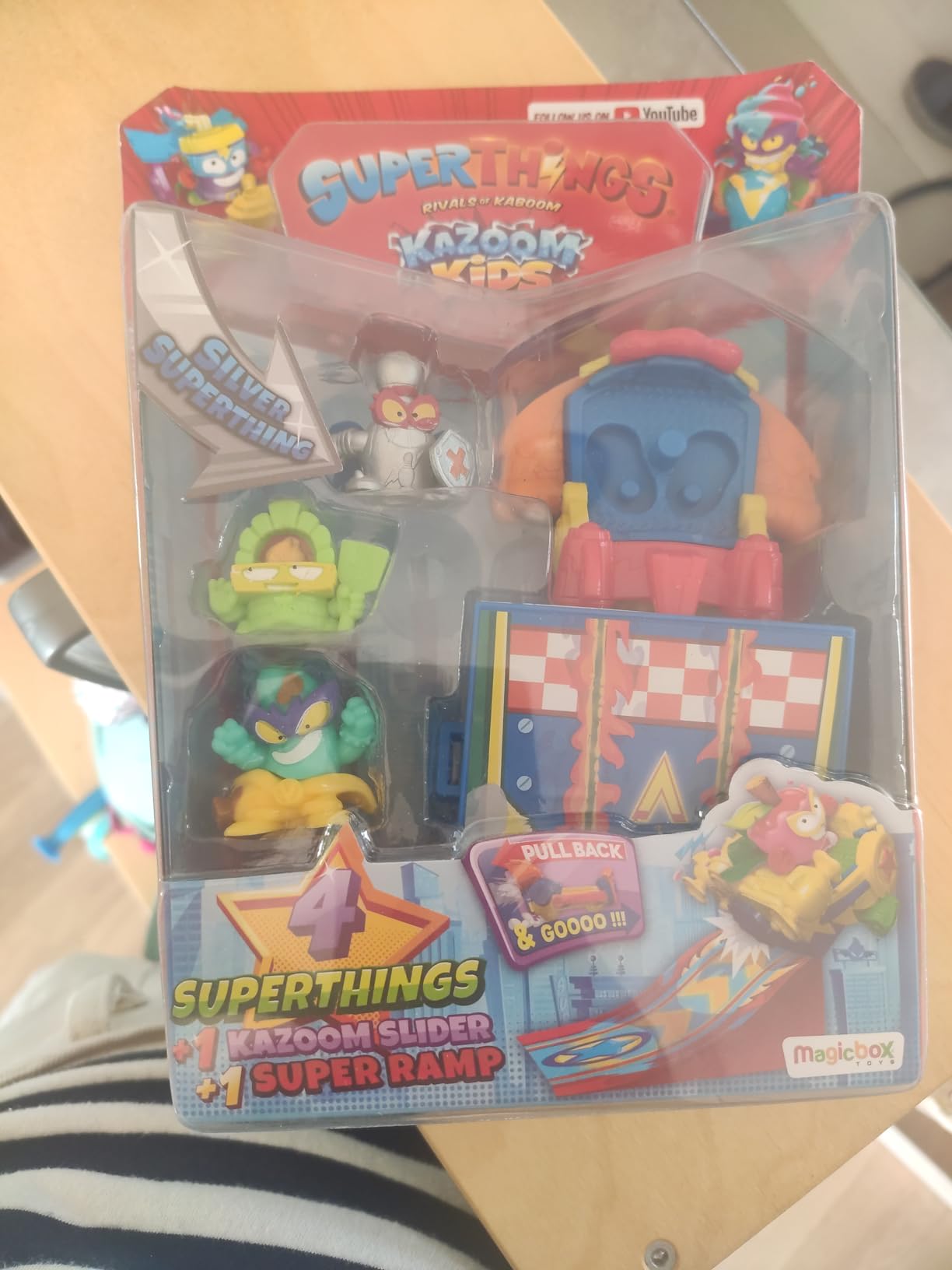 SuperThings Kazoom Kids Blister 4 personaggi capitano argentato con slider