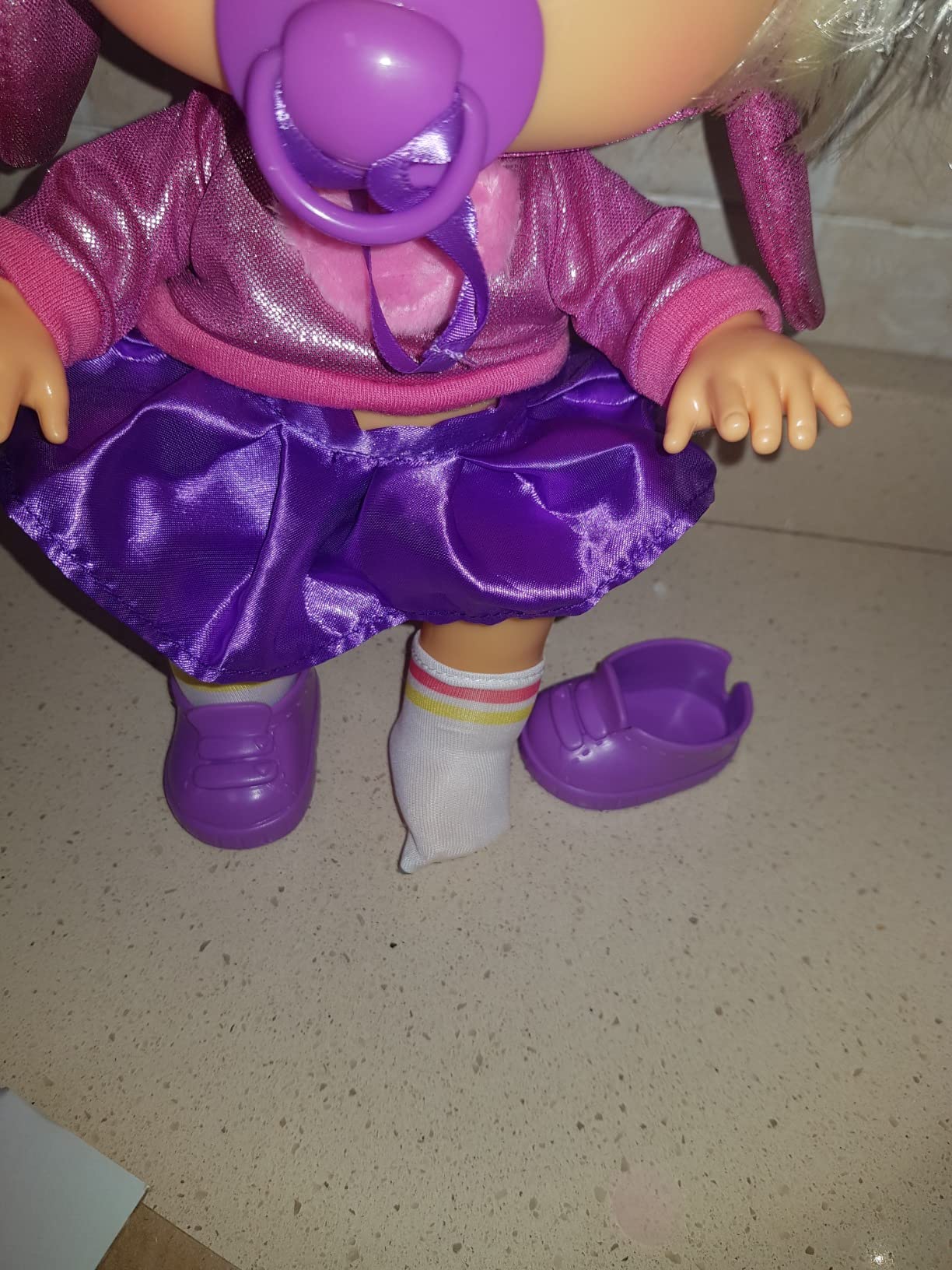 Imc Toys Cry Babies Kiss Me Stella bambola narvalo rosa arrossisce