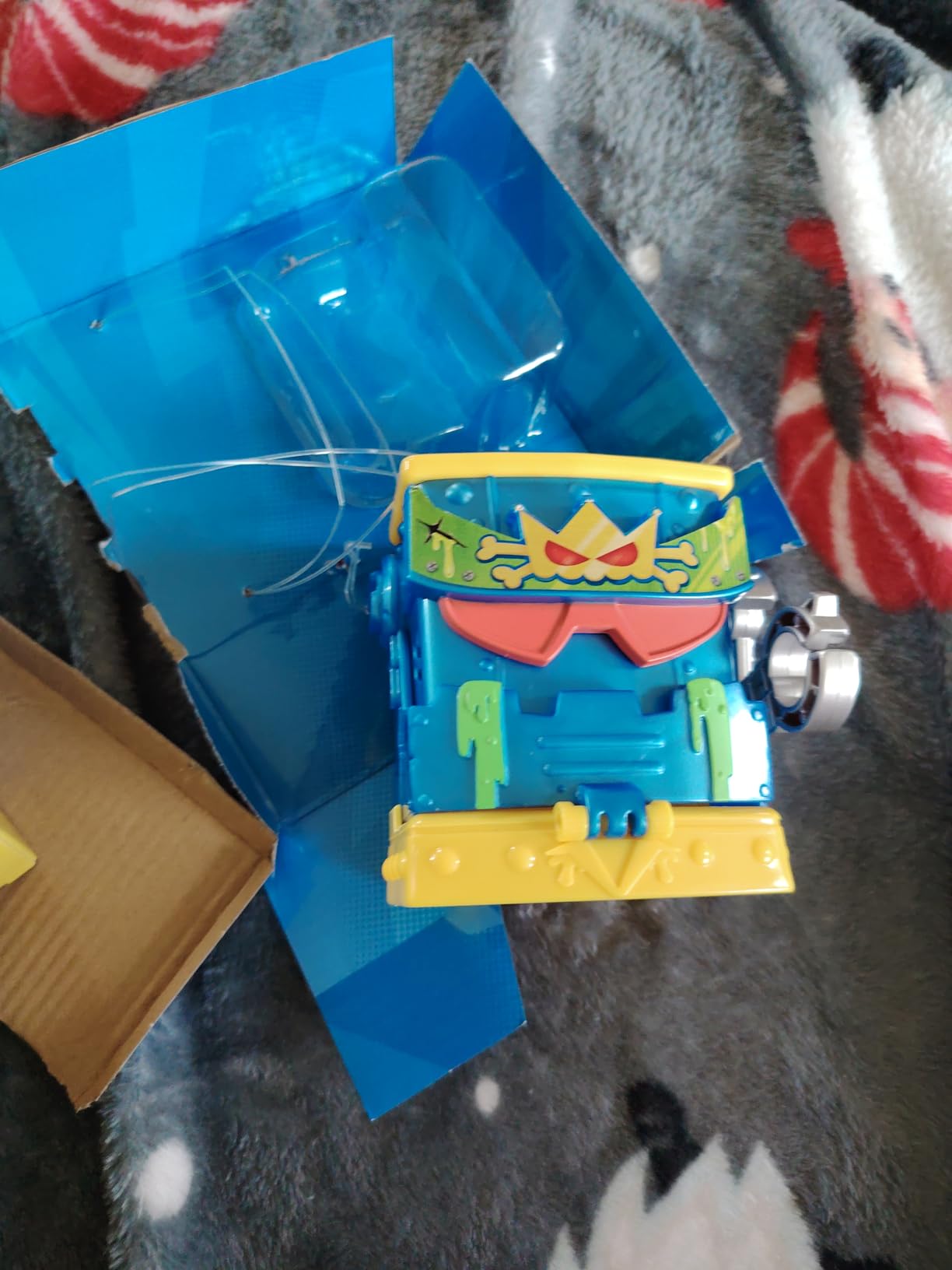 Superthings Guardians of Kazoom Base Mr. King playset tana esclusiva