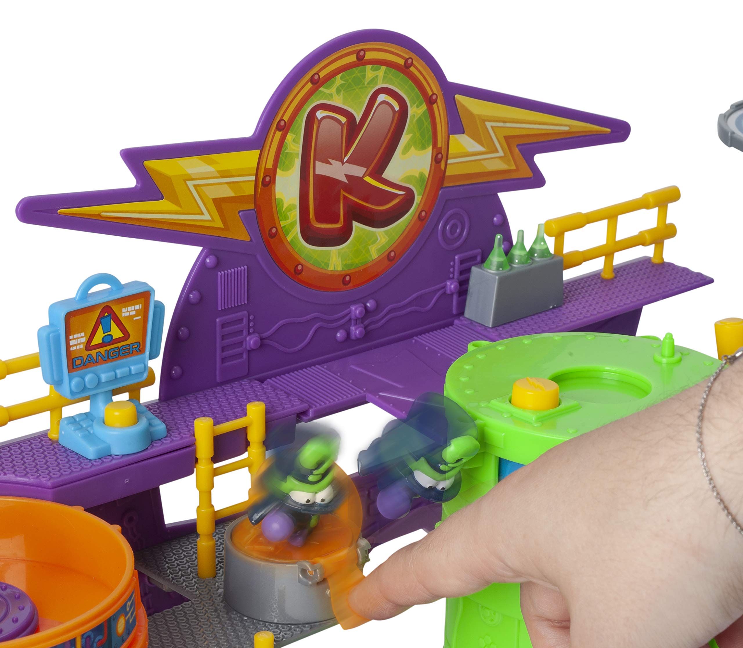SuperThings Kazoom Lab Battle Laboratorio Playset con Robot