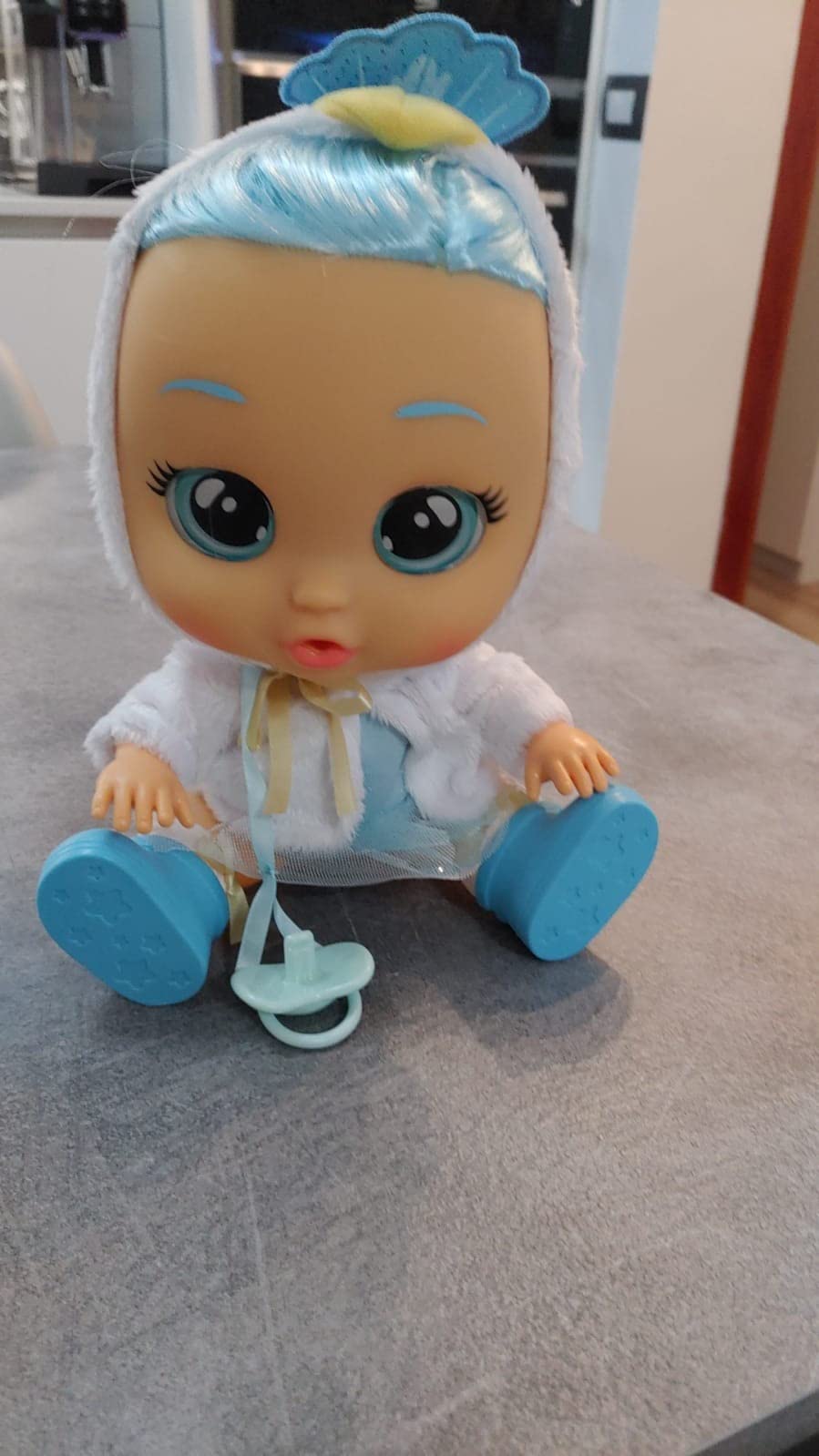 CRY BABIES Kiss Me Sydney pavone bianco bambola 30 cm