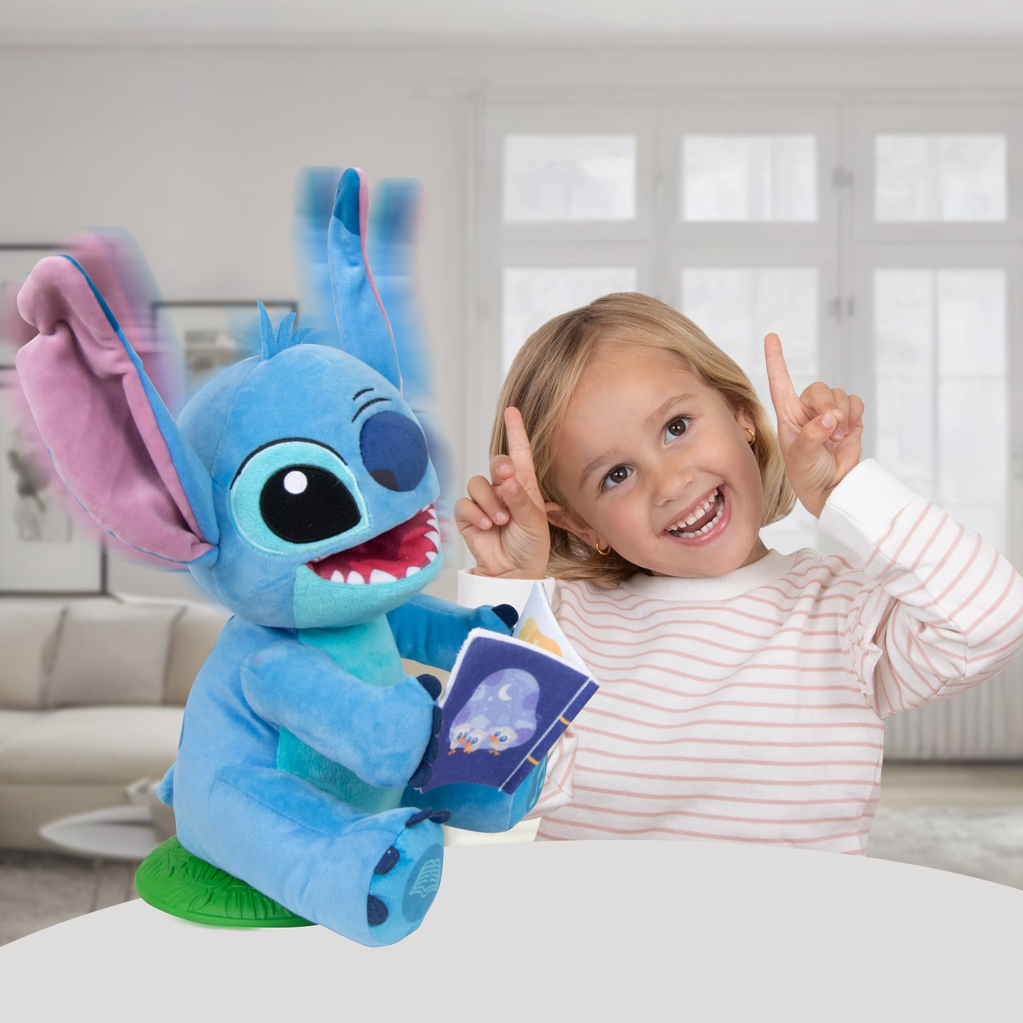 IMC Toys Stitch Storyteller peluche interattivo canta storie