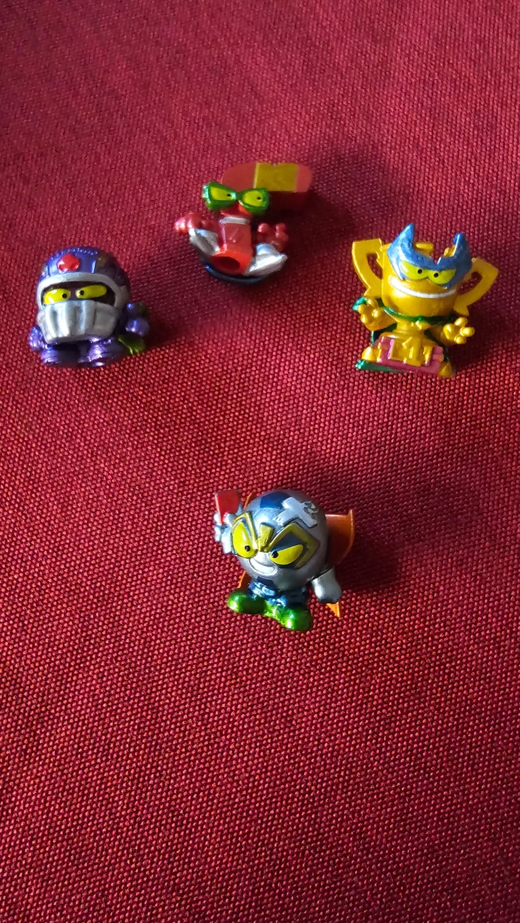 Superthings Scatola metallo Team Terrible 5 figure metallizzate