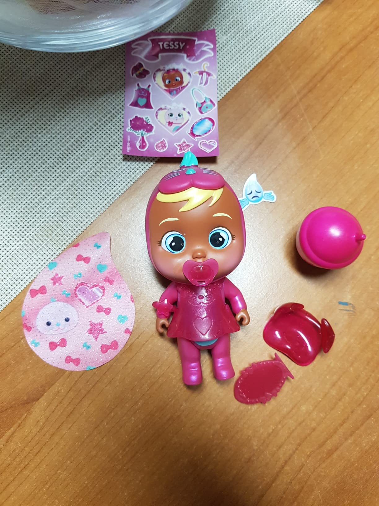 Cry Babies Magic Tears mini bambola rosa lacrime vere